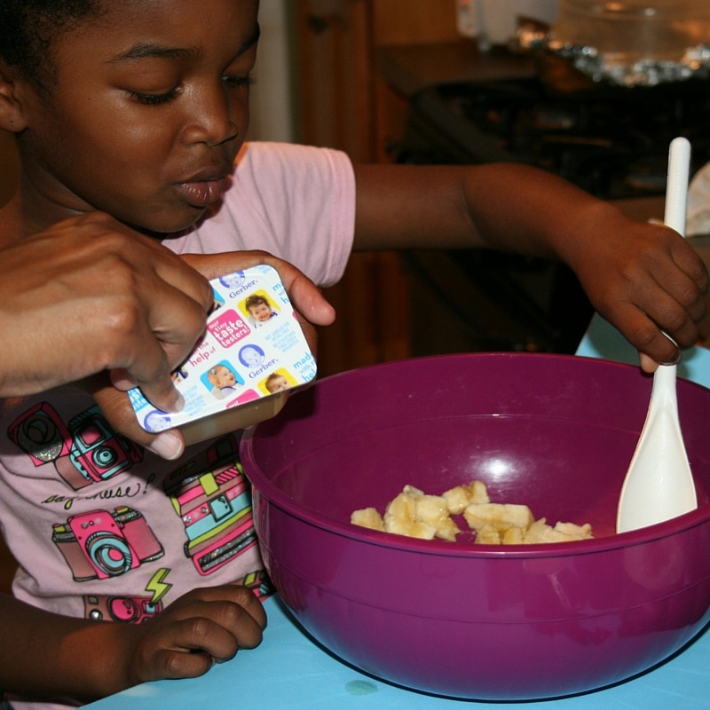 Banana Nut Bread: Mashing Bananas #CookingWithGerber