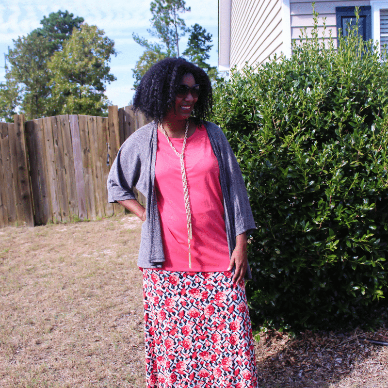 Fall Fashion Style for Female EntrepreneursWork From Home Fashion wearing the Lula Roe Perfect T, LulaRoe Maxi Skirt and LulaRoe Lindsay