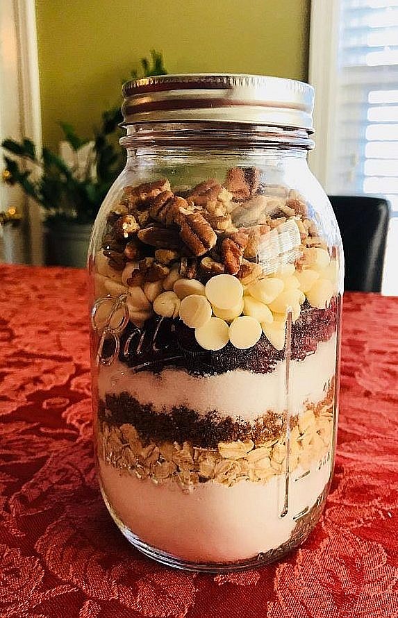 White Chocolate Surprise Mason Jar Cookie Recipe