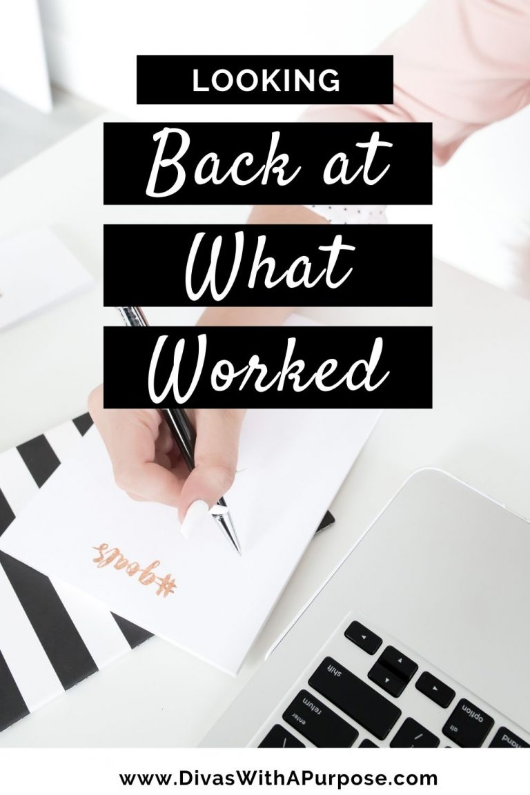 Looking Back at What Worked: Approaching your review with a positive attitude is important because it helps you to see your accomplishments. #yearinreview #goals